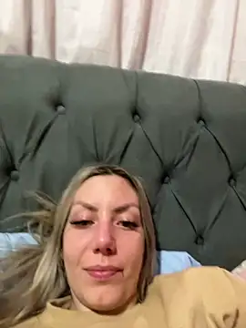 Snapshot of Alana_sc chatting on June 17, 1:19 am Alana sc online show from June 17, 1:19 am