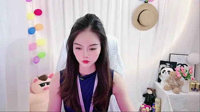 Snapshot of Ella-008 chatting on June 11, 5:05 am Ella-008 online show from June 11, 5:05 am
