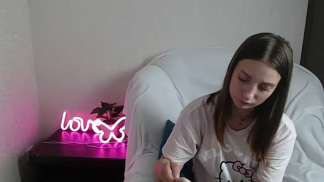 EmmaLoran online show from June 20, 9:23 am
