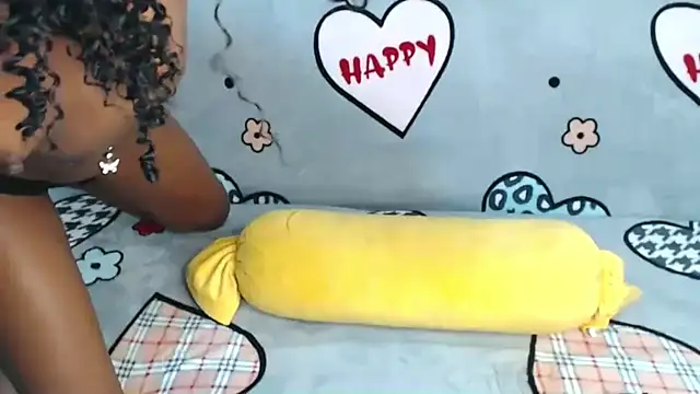 Ebonypetty001 online show from July 7, 5:43 am