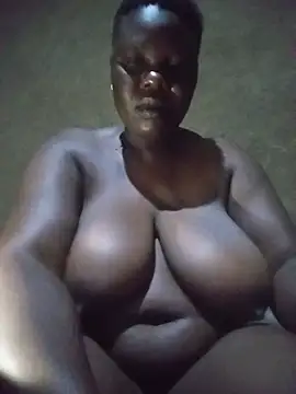 Snapshot of Sexy-Dinah chatting on June 16, 12:24 am Sexy-Dinah online show from June 16, 12:24 am