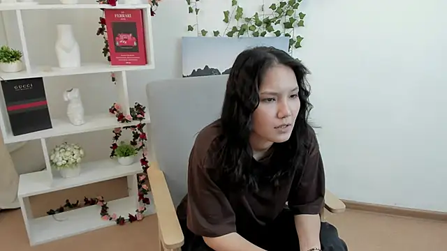 BethanieBoyas online show from June 14, 8:05 am