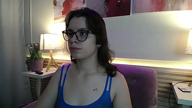 Snapshot of gagingmolly chatting on July 28, 12:01 pm gagingmolly online show from July 28, 12:01 pm