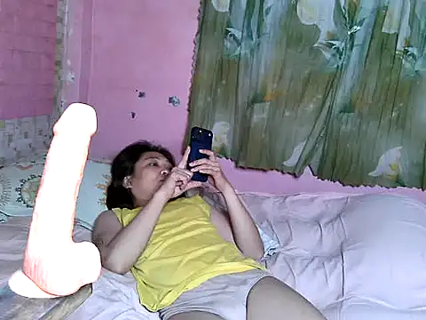 Snapshot of Asianpinaylicious chatting on July 18, 6:56 pm Asianpinaylicious online show from July 18, 6:56 pm