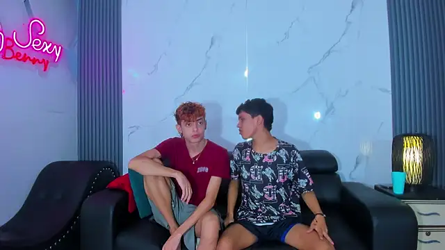 Snapshot of Litle_sweet_boys chatting on July 23, 10:19 pm Litle sweet boys online show from July 23, 10:19 pm