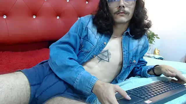 Snapshot of bigcock_robert chatting on June 18, 7:29 pm bigcock robert online show from June 18, 7:29 pm