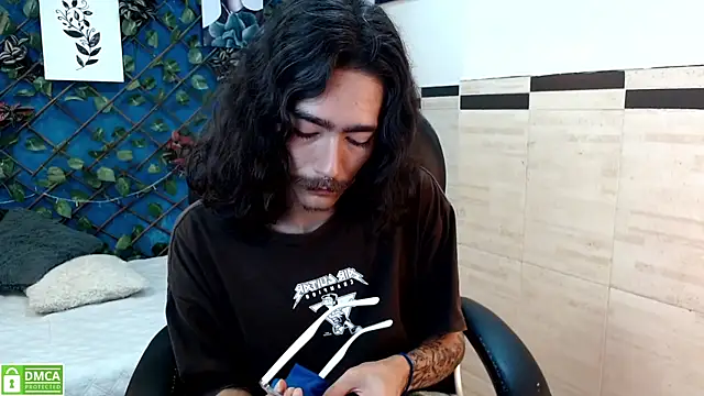 Snapshot of bigcock_robert chatting on July 11, 4:43 pm bigcock robert online show from July 11, 4:43 pm