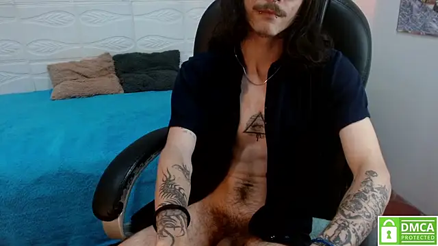 Snapshot of bigcock_robert chatting on July 21, 8:33 pm bigcock robert online show from July 21, 8:33 pm