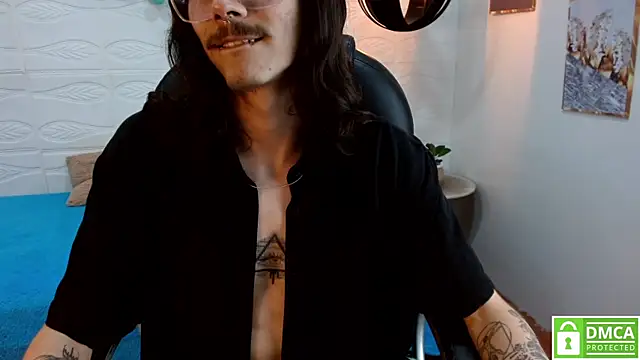 Snapshot of bigcock_robert chatting on July 22, 8:22 pm bigcock robert online show from July 22, 8:22 pm