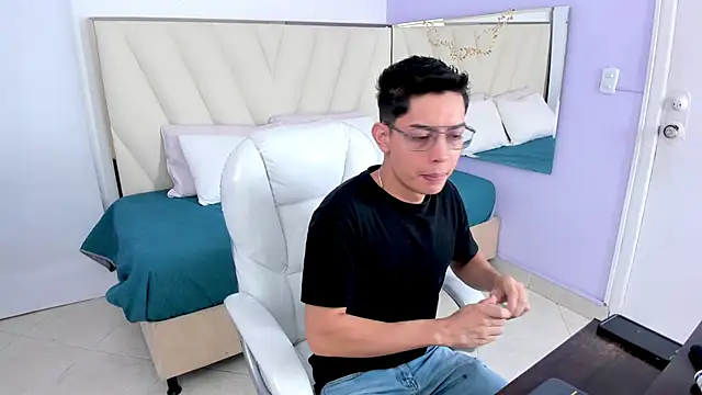 Snapshot of Ethan12_ chatting on June 16, 3:20 am Ethan12 online show from June 16, 3:20 am
