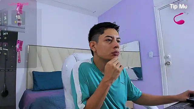 Ethan12  online show from July 4, 3:35 am