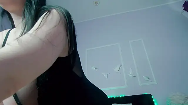 KimberlyWells online show from August 1, 8:24 am