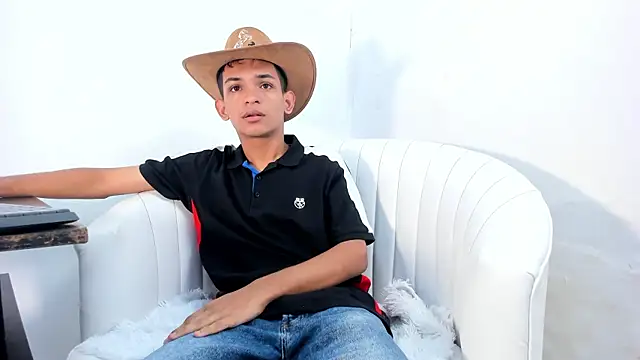 littlecum18 online show from June 9, 11:22 am