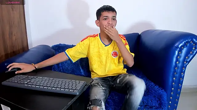 littlecum18 online show from July 3, 12:22 pm