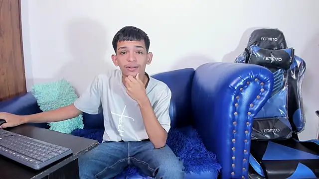 littlecum18 online show from July 21, 12:40 pm