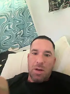 Snapshot of b-machine chatting on July 18, 11:58 am b-machine online show from July 18, 11:58 am