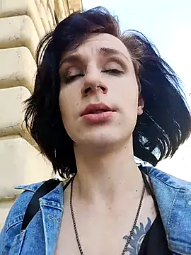 MickeQuinee online show from July 17, 9:16 am