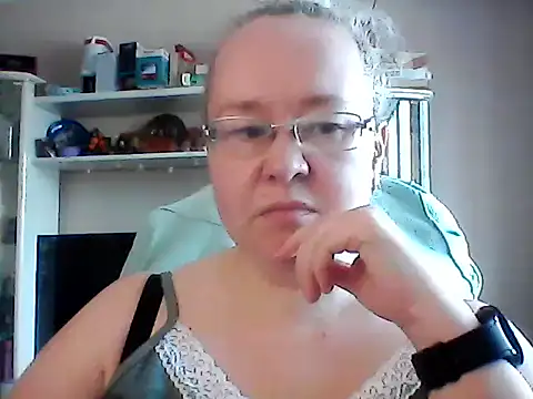Snapshot of Viola27 chatting on June 10, 8:02 am Viola27 online show from June 10, 8:02 am
