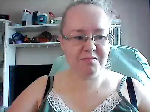 Snapshot of Viola27 chatting on June 12, 6:45 am Viola27 online show from June 12, 6:45 am