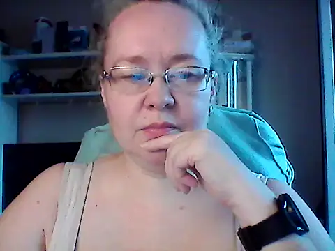 Snapshot of Viola27 chatting on June 15, 2:19 pm Viola27 online show from June 15, 2:19 pm
