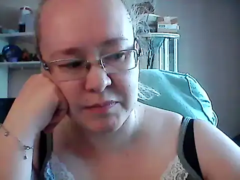 Snapshot of Viola27 chatting on June 20, 7:11 am Viola27 online show from June 20, 7:11 am