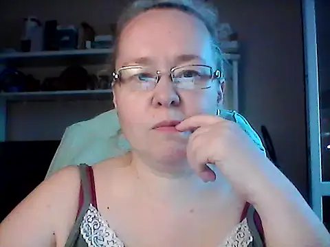 Snapshot of Viola27 chatting on July 1, 2:40 pm Viola27 online show from July 1, 2:40 pm
