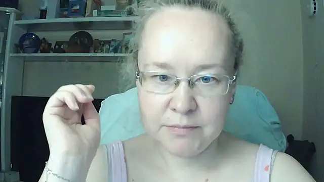 Snapshot of Viola27 chatting on July 6, 4:42 pm Viola27 online show from July 6, 4:42 pm
