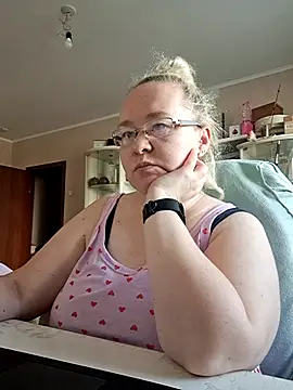 Snapshot of Viola27 chatting on July 7, 9:57 am Viola27 online show from July 7, 9:57 am