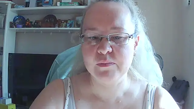 Snapshot of Viola27 chatting on July 9, 2:15 am Viola27 online show from July 9, 2:15 am
