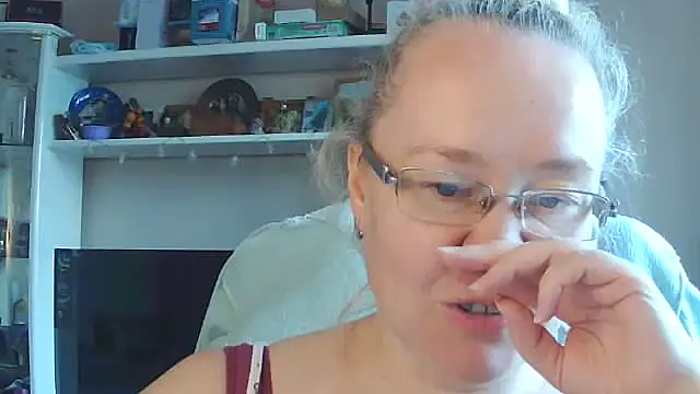 Snapshot of Viola27 chatting on July 14, 11:16 am Viola27 online show from July 14, 11:16 am