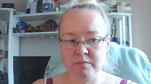 Snapshot of Viola27 chatting on July 15, 4:51 am Viola27 online show from July 15, 4:51 am