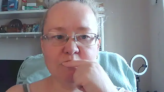 Snapshot of Viola27 chatting on July 16, 5:57 am Viola27 online show from July 16, 5:57 am