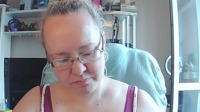 Snapshot of Viola27 chatting on July 17, 7:15 am Viola27 online show from July 17, 7:15 am