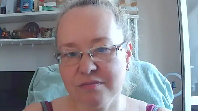 Snapshot of Viola27 chatting on July 21, 7:11 am Viola27 online show from July 21, 7:11 am