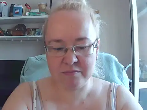 Snapshot of Viola27 chatting on July 27, 6:31 am Viola27 online show from July 27, 6:31 am