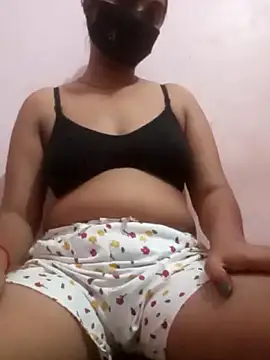 TRISHA0404 online show from June 21, 9:34 am