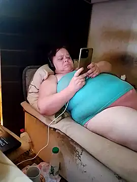 Snapshot of oksana72 chatting on July 17, 8:32 am oksana72 online show from July 17, 8:32 am