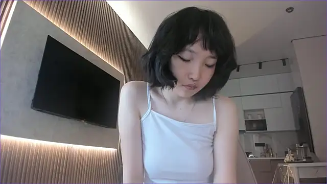 lumimii online show from June 16, 3:09 am