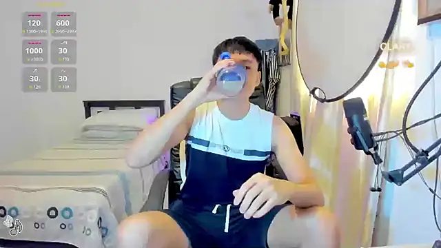 Snapshot of clarkdangerous chatting on July 4, 12:50 am clarkdangerous online show from July 4, 12:50 am