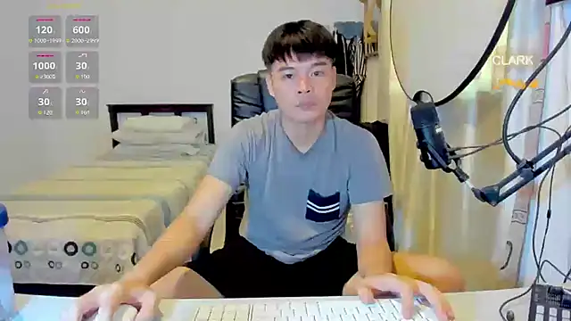 Snapshot of clarkdangerous chatting on July 14, 2:05 am clarkdangerous online show from July 14, 2:05 am