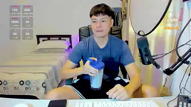 Snapshot of clarkdangerous chatting on July 15, 12:49 am clarkdangerous online show from July 15, 12:49 am