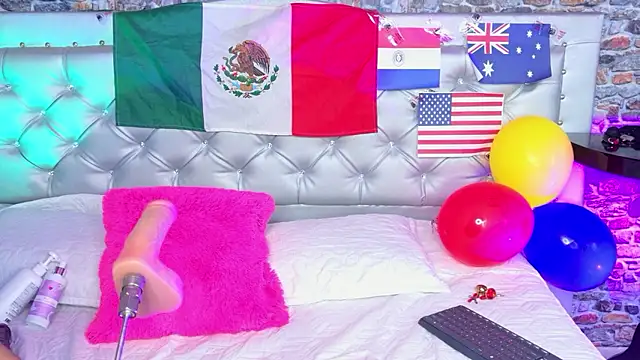 Snapshot of Scarlett__Moon chatting on July 9, 1:26 pm Scarlett Moon online show from July 9, 1:26 pm