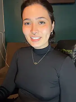 Snapshot of sweetchloe__ chatting on June 19, 8:34 pm sweetchloe online show from June 19, 8:34 pm
