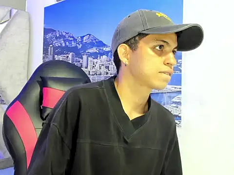 Snapshot of cameron_lux77 chatting on July 23, 3:26 am cameron lux77 online show from July 23, 3:26 am