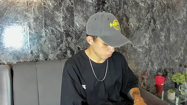 Snapshot of cameron_lux77 chatting on August 3, 3:38 am cameron lux77 online show from August 3, 3:38 am
