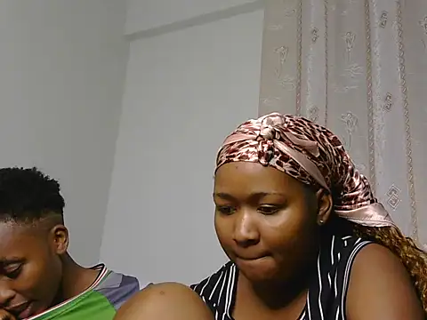 Snapshot of missvibe_xx chatting on July 2, 12:10 am missvibe xx online show from July 2, 12:10 am