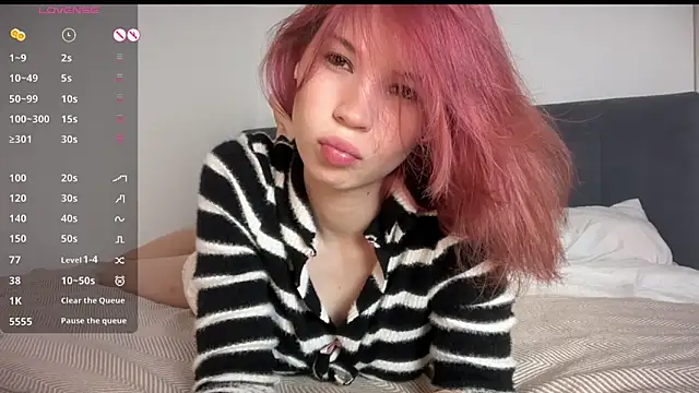 delannalune online show from June 17, 1:56 pm