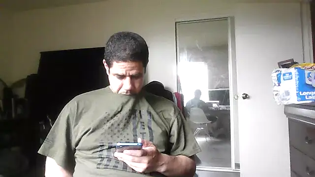 Snapshot of toosexy4myshirt chatting on June 23, 1:53 pm toosexy4myshirt online show from June 23, 1:53 pm