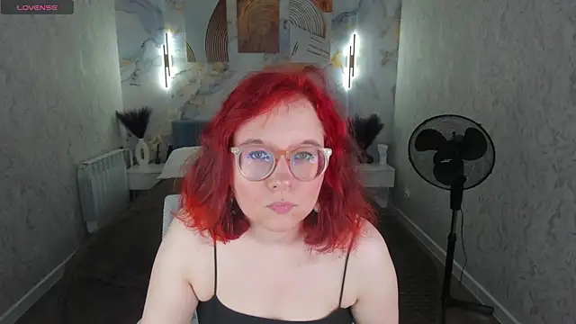 Snapshot of Aleks-casterrr chatting on June 25, 5:06 pm Aleks-casterrr online show from June 25, 5:06 pm
