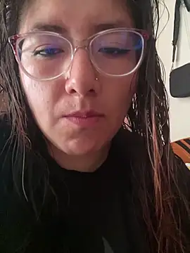 DirtyCerezita online show from June 13, 7:34 pm